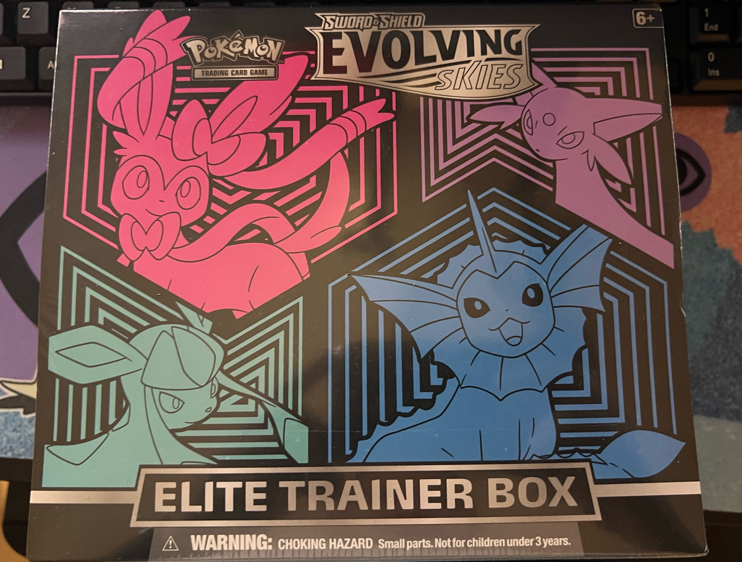 Evolving Skies Elite Trainer Box Glaceon/Vaporeon/Sylveon/Espeon